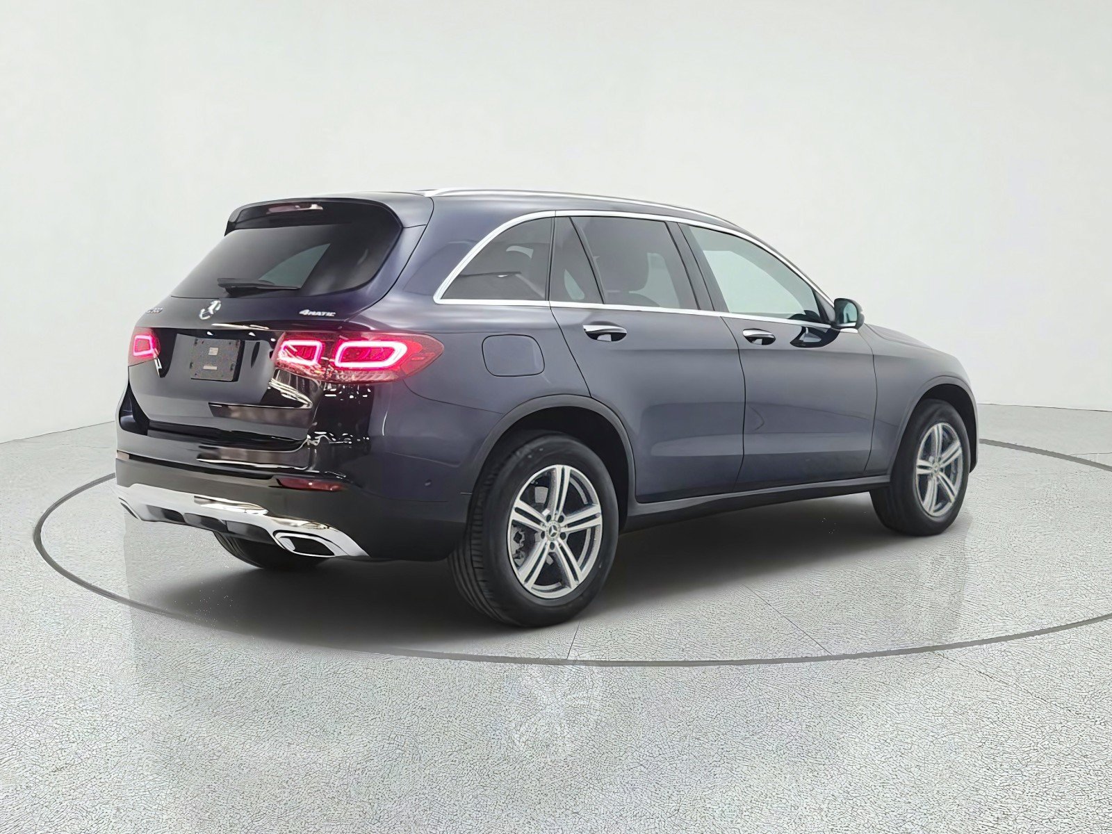 Certified 2022 Mercedes-Benz GLC 300 4MATIC w/ Premium Package Lite image 5