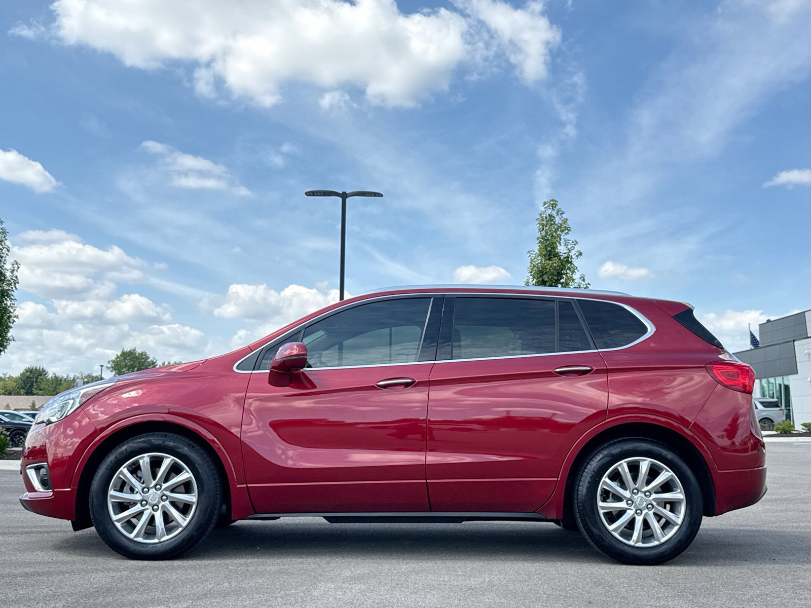 Used 2019 Buick Envision Essence w/ LPO, Cargo Package FWD image 4