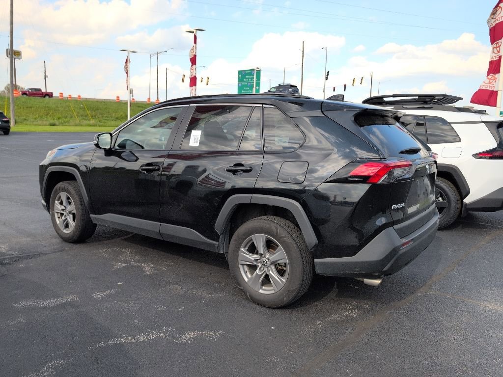 Used 2024 Toyota RAV4 XLE FWD image 5