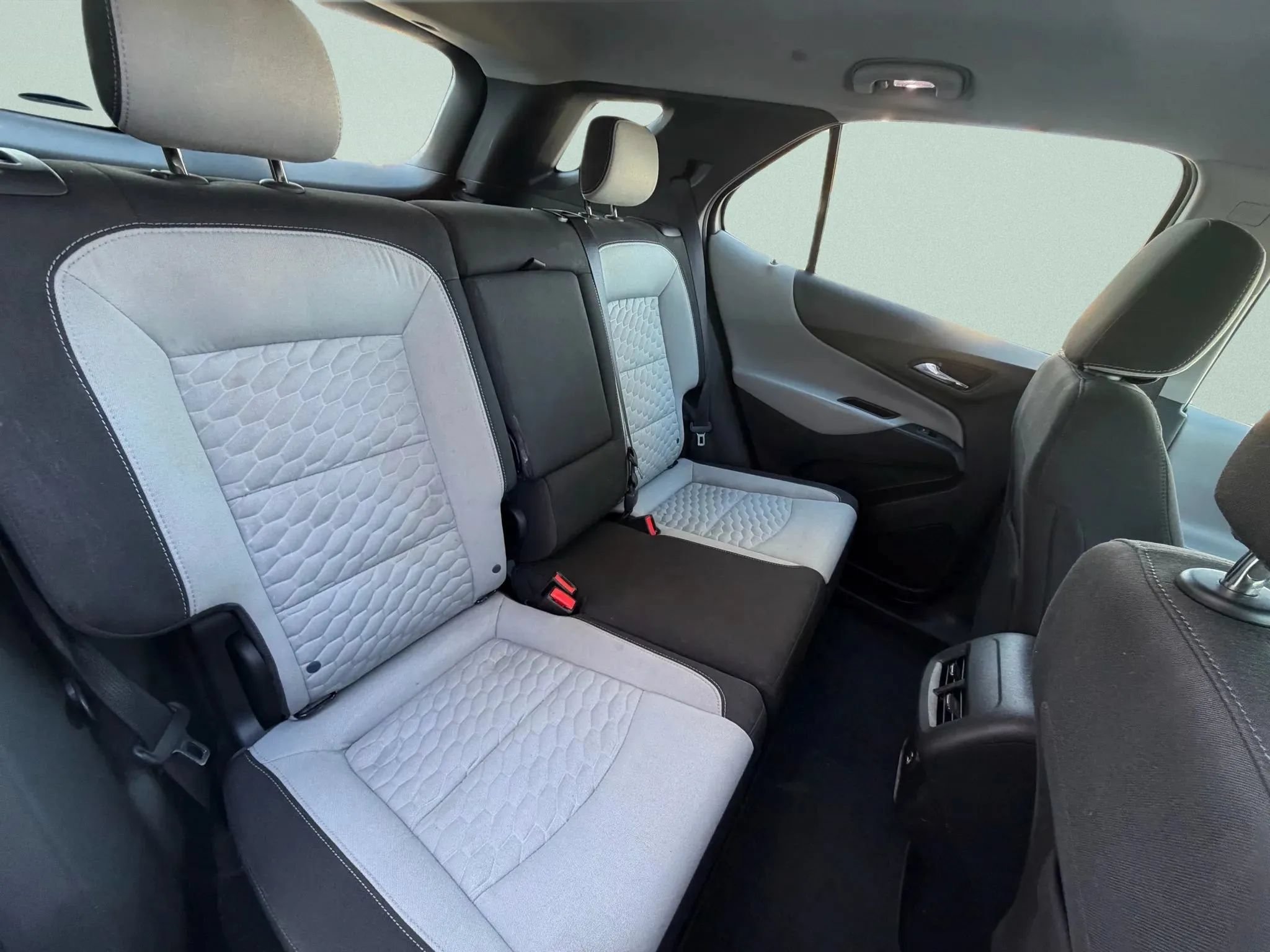 Used 2019 Chevrolet Equinox LS AWD/4WD image 12