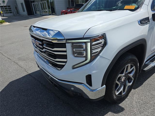 Used 2023 GMC Sierra 1500 SLT w/ SLT Premium Plus Package AWD/4WD image 10