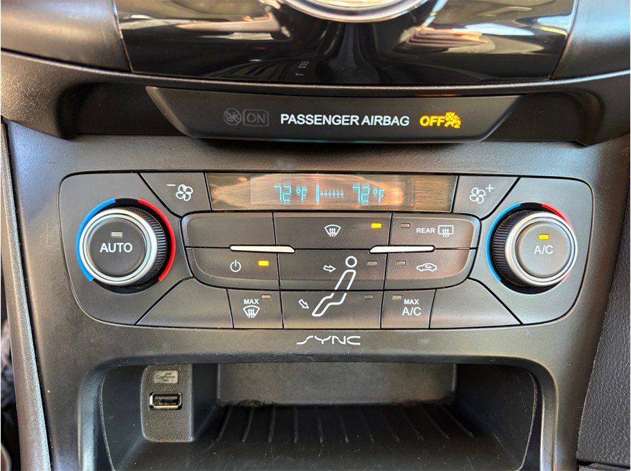 Used 2018 Ford Focus SEL FWD image 24