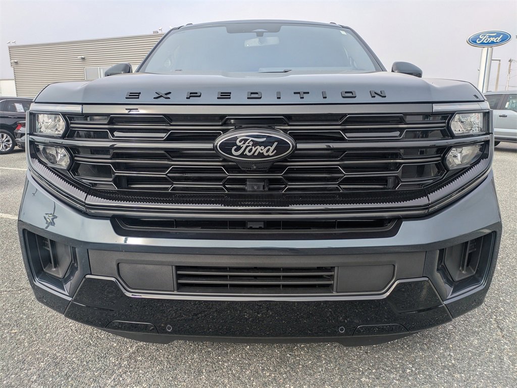 New 2025 Ford Expedition Platinum w/ Stealth Performance Package image 8