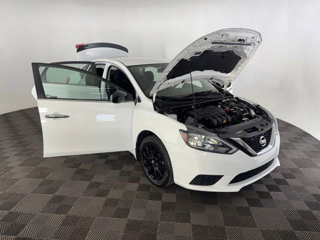 Used 2018 Nissan Sentra S w/ S Midnight Style Package FWD image 10