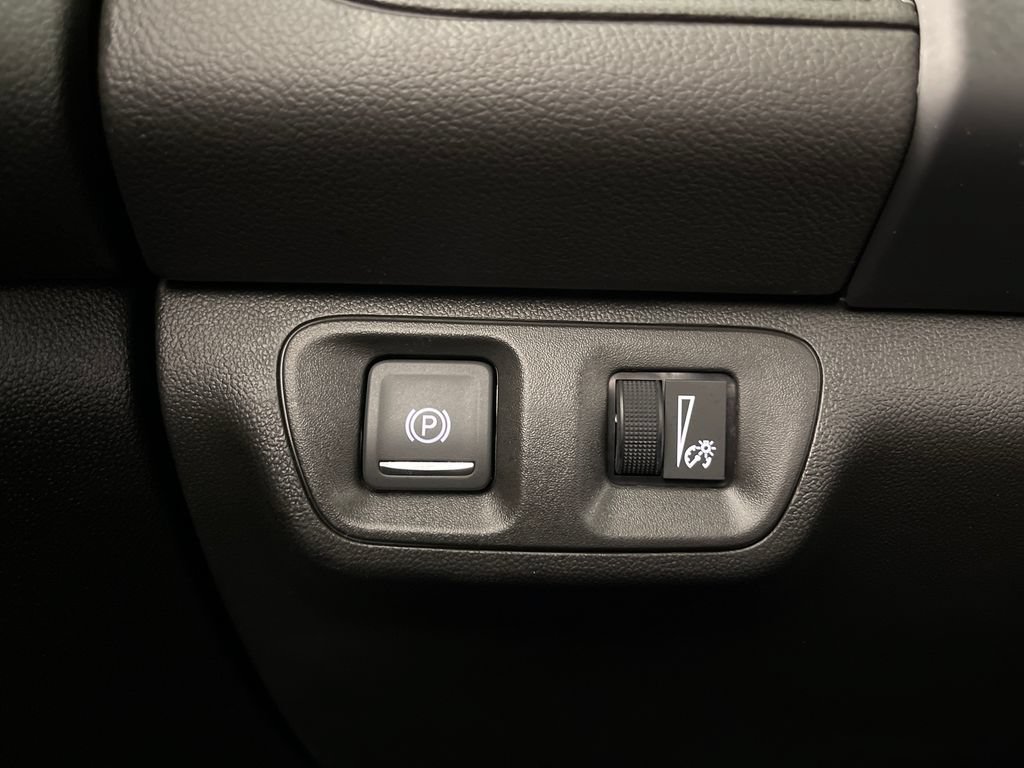 Used 2023 GMC Acadia SLT FWD image 28