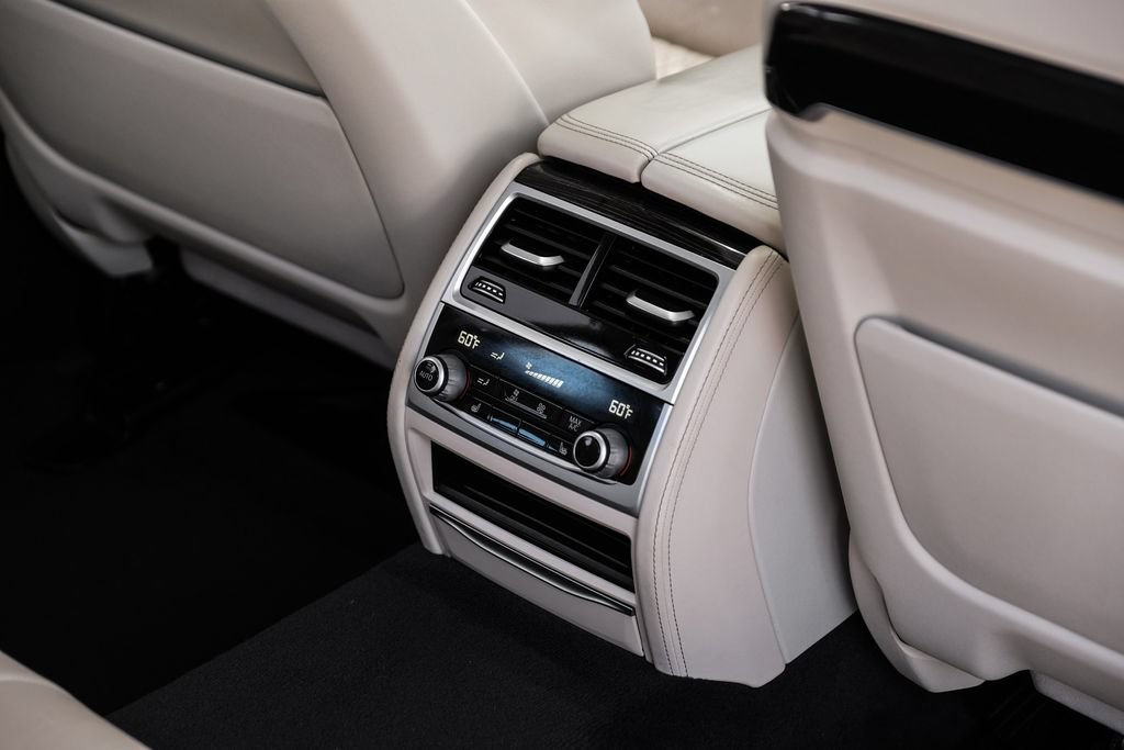 Used 2020 BMW 740i w/ Premium Package RWD image 46