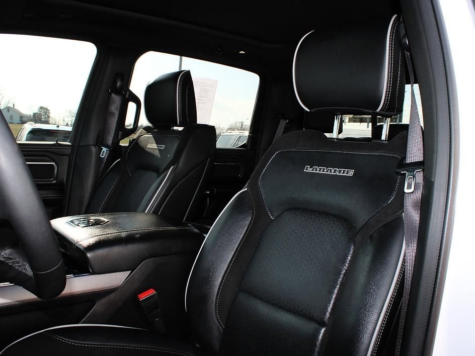 Used 2025 RAM 1500 Laramie w/ Sport Appearance Package image 29