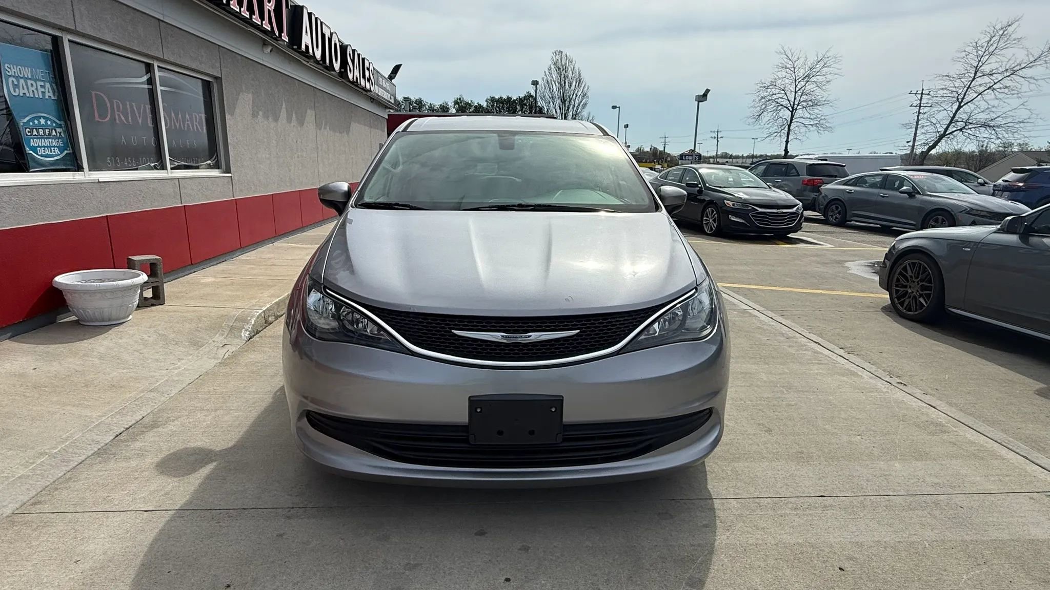 Used 2017 Chrysler Pacifica LX image 5