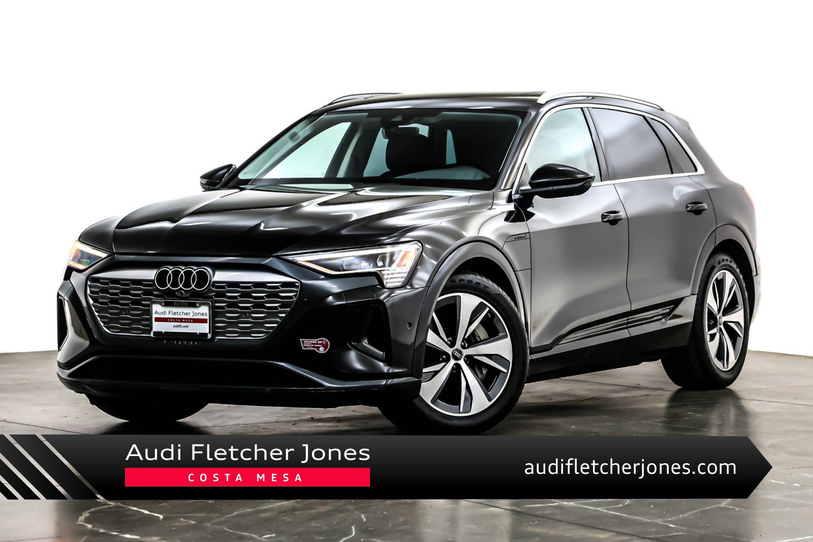 Used 2024 Audi Q8 e-tron Premium Plus image 1