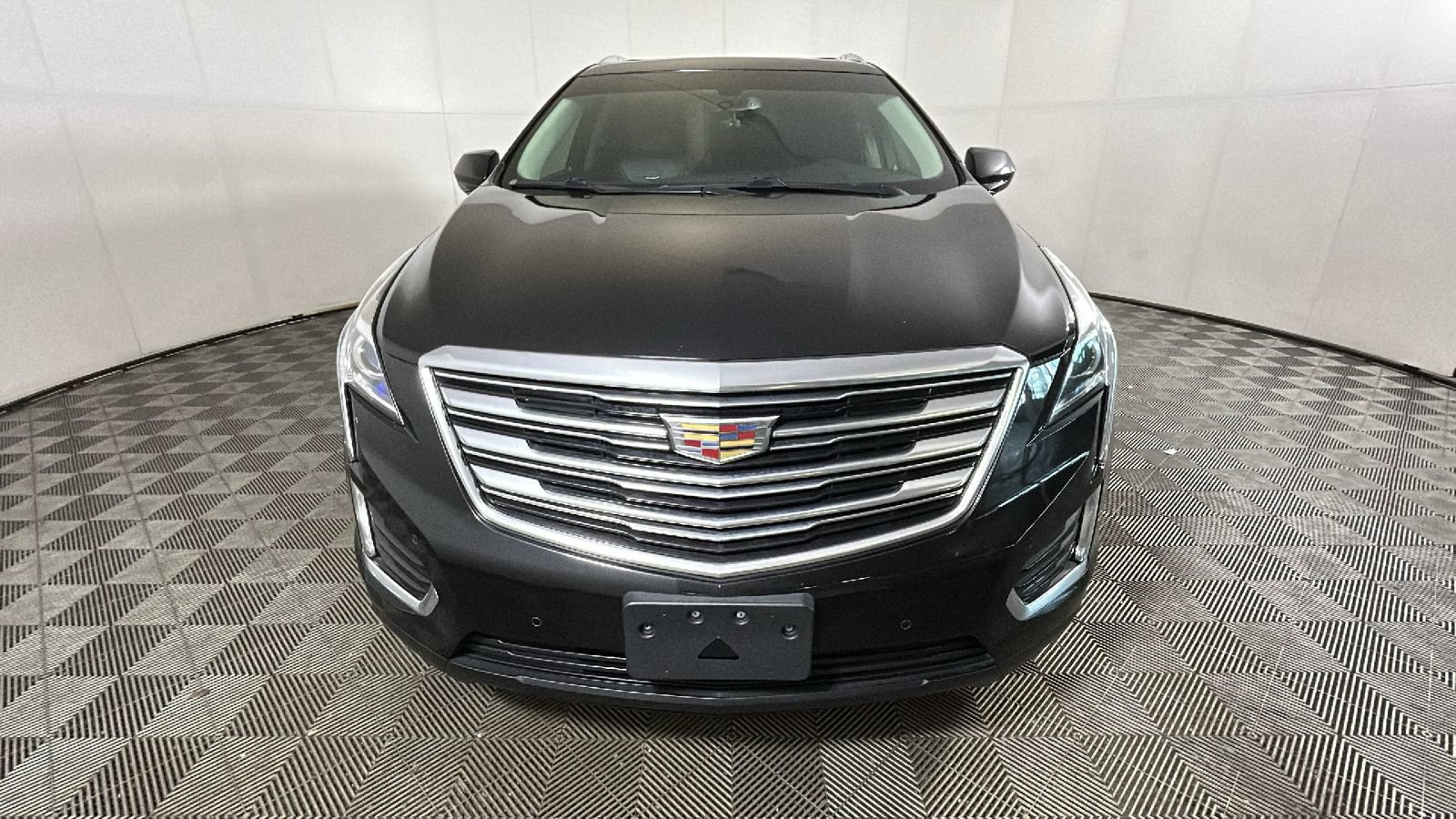 Used 2017 Cadillac XT5 Luxury AWD/4WD image 9