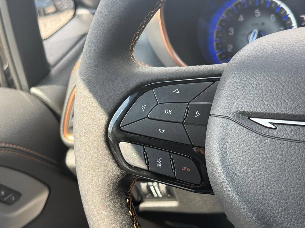 New 2027 Chrysler Pacifica Pinnacle w/ Theater Group AWD/4WD image 16