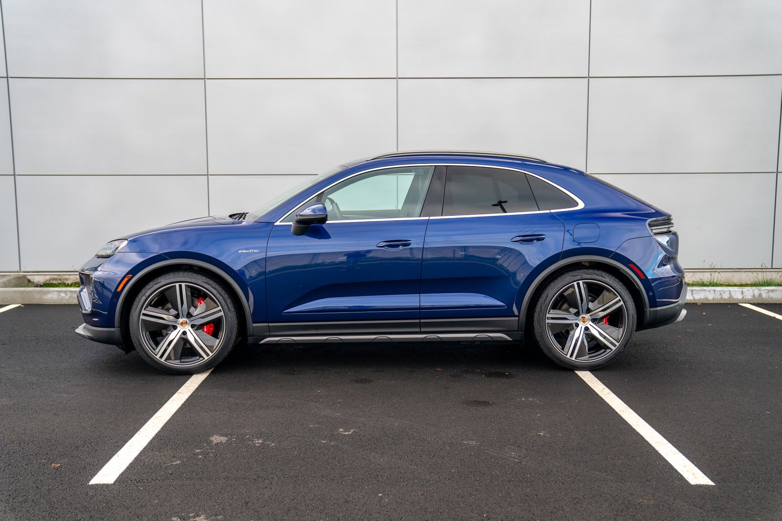 New 2025 Porsche Macan 4S Electric image 2