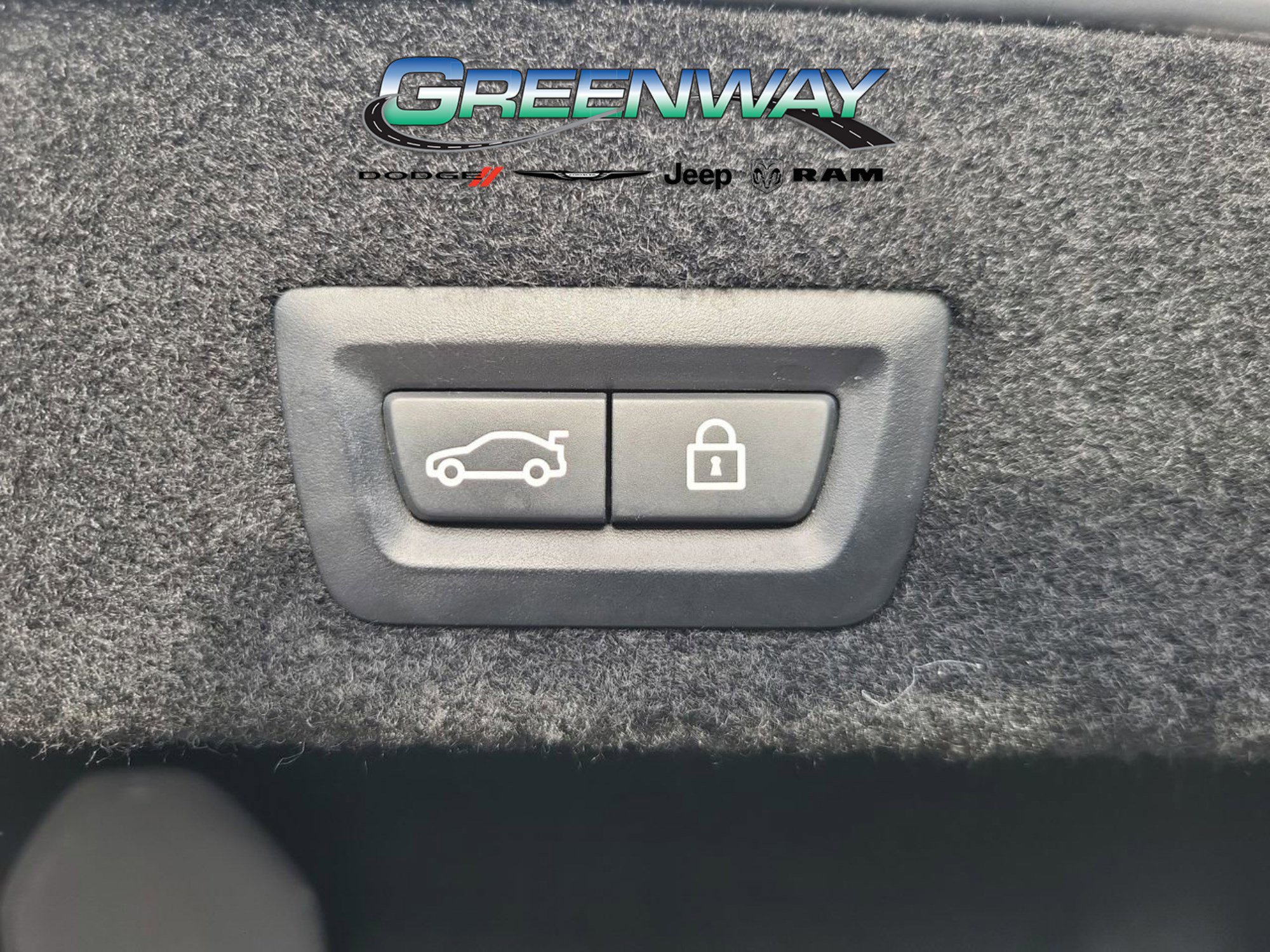 Used 2018 BMW 750i image 29