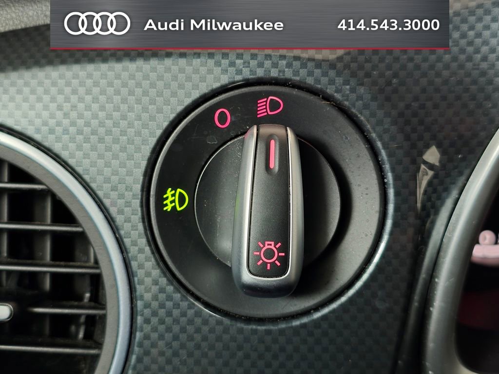 Used 2013 Volkswagen Beetle 2.0T FWD image 30