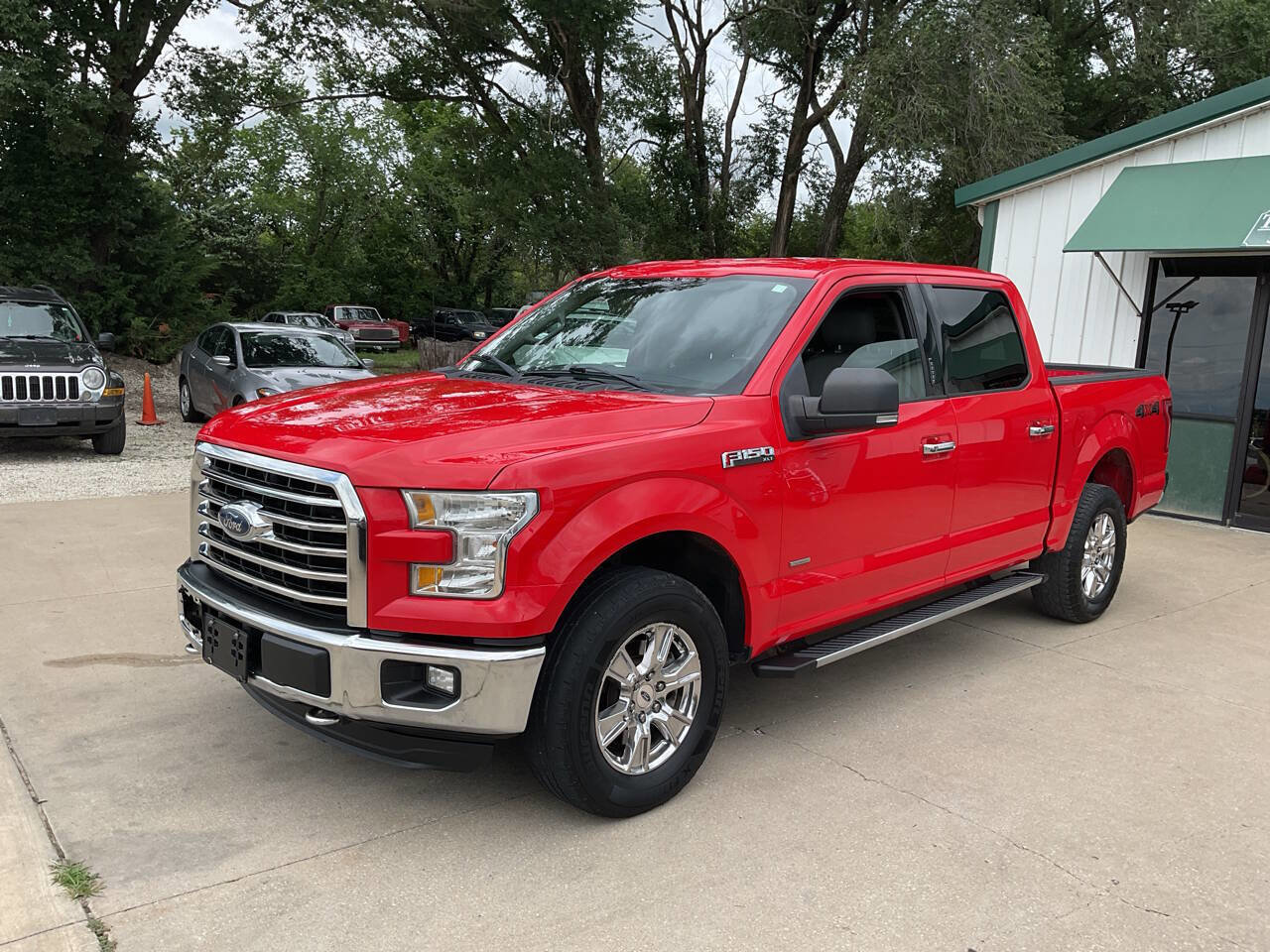 Used 2016 Ford F150 XLT w/ Equipment Group 302A Luxury image 5