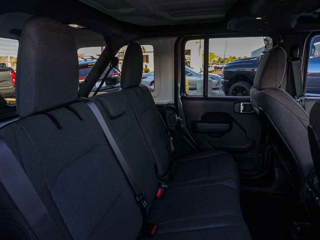 New 2026 Jeep Wrangler Unlimited Rubicon w/ Safety Group image 18