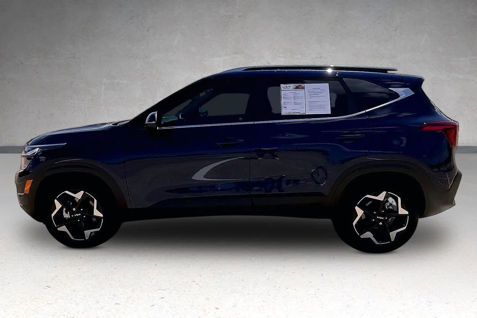 Certified 2026 Kia Seltos EX FWD image 3