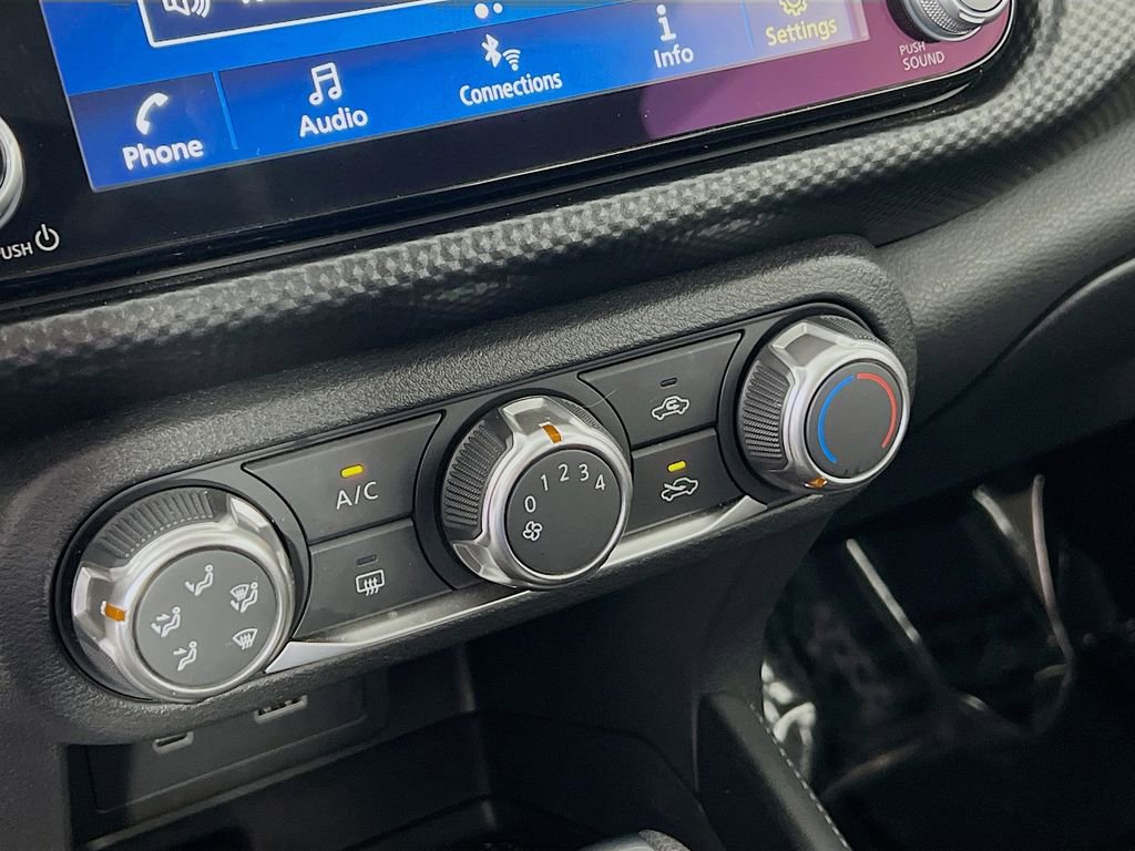 Used 2024 Nissan Kicks SV image 13