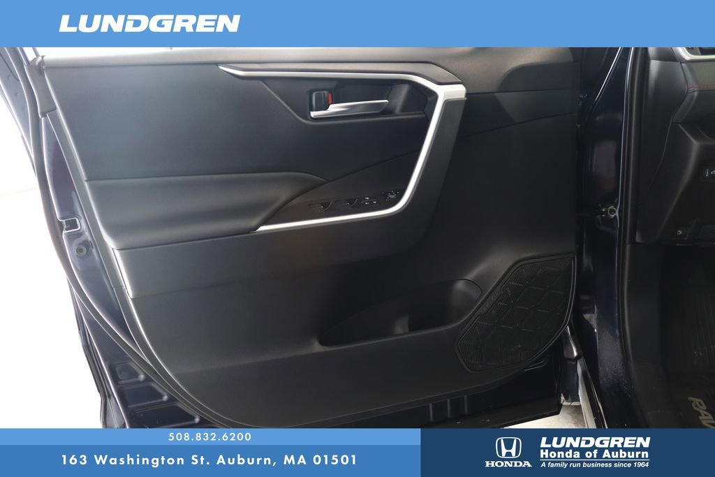 Used 2024 Toyota RAV4 SE w/ Weather & Moonroof Package image 8