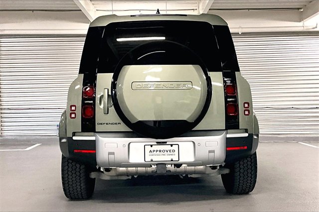 Used 2025 Land Rover Defender 110 S image 3