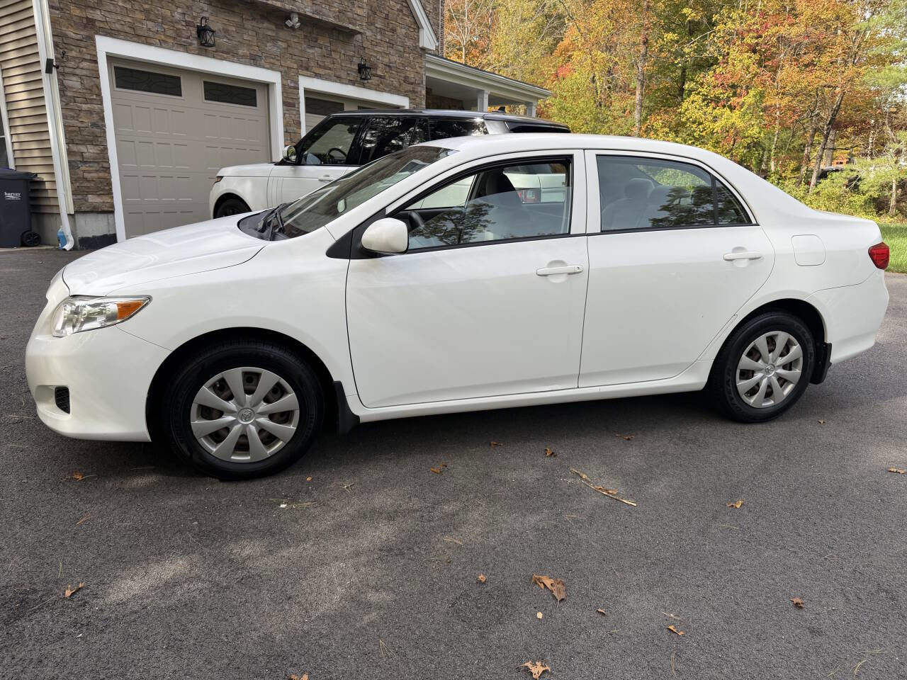 Used 2010 Toyota Corolla LE image 4