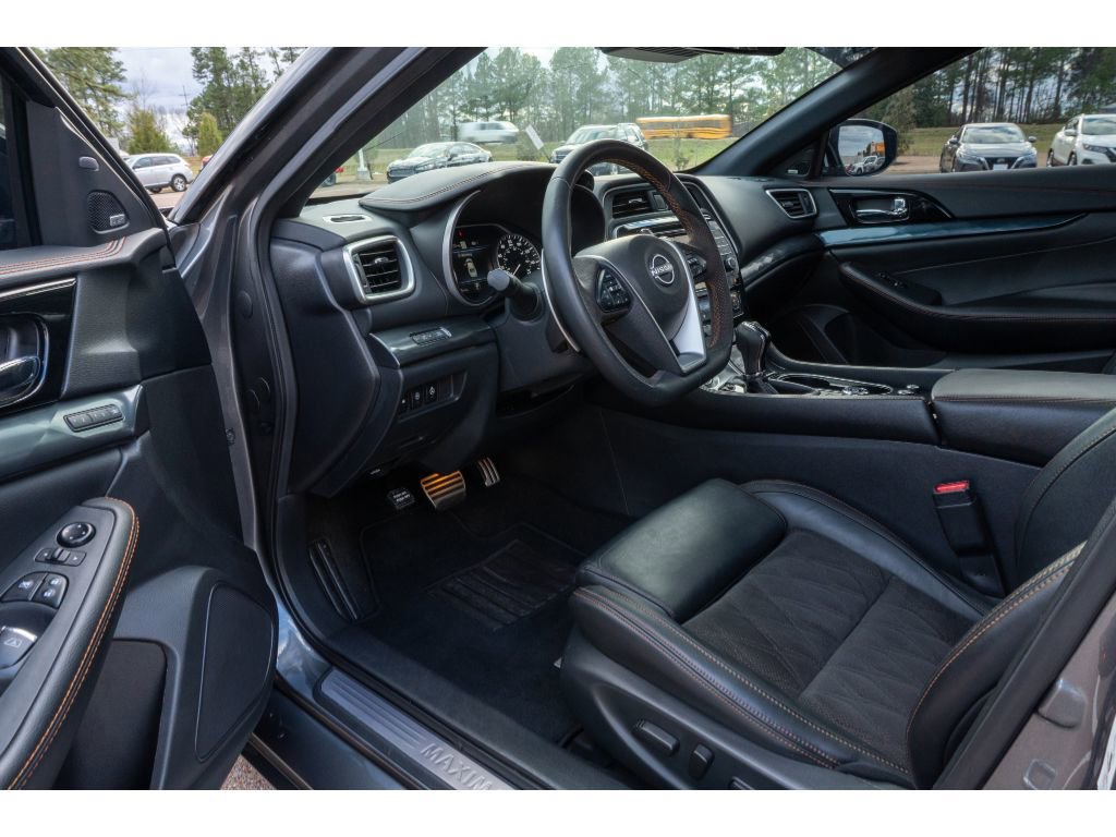 Used 2023 Nissan Maxima SR w/ Sport Mat Group image 10