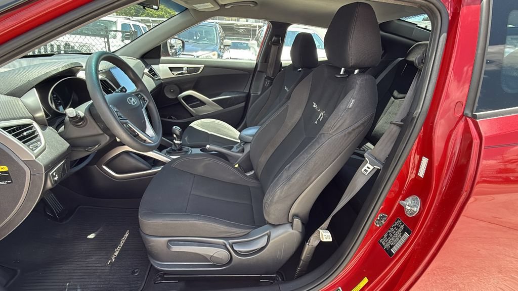Used 2016 Hyundai Veloster FWD image 22