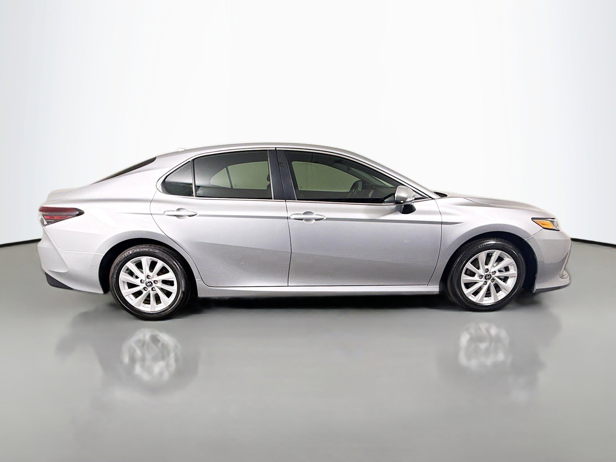 Used 2024 Toyota Camry LE image 11