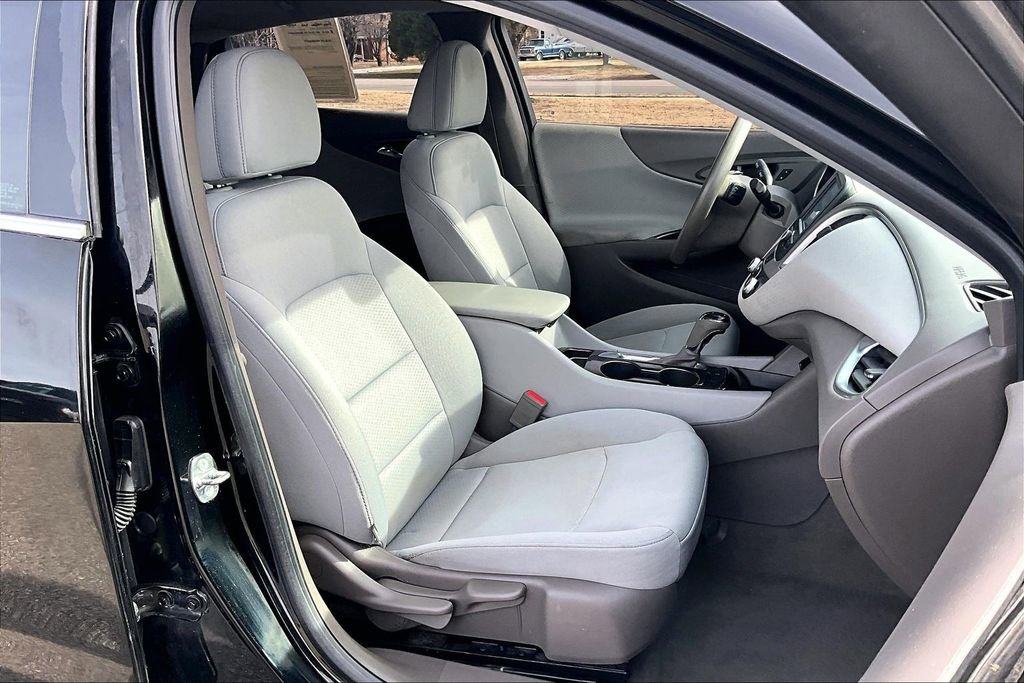 Used 2016 Chevrolet Malibu LS image 7