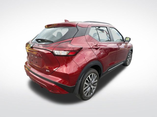 Used 2023 Nissan Kicks SR w/ SR Premium Package FWD image 5