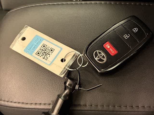 Used 2023 Toyota Corolla Cross XLE FWD image 36