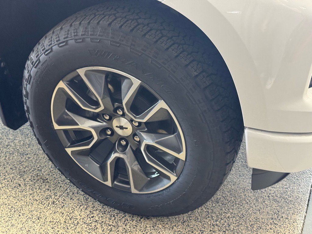 Used 2024 Chevrolet Silverado 1500 RST image 4