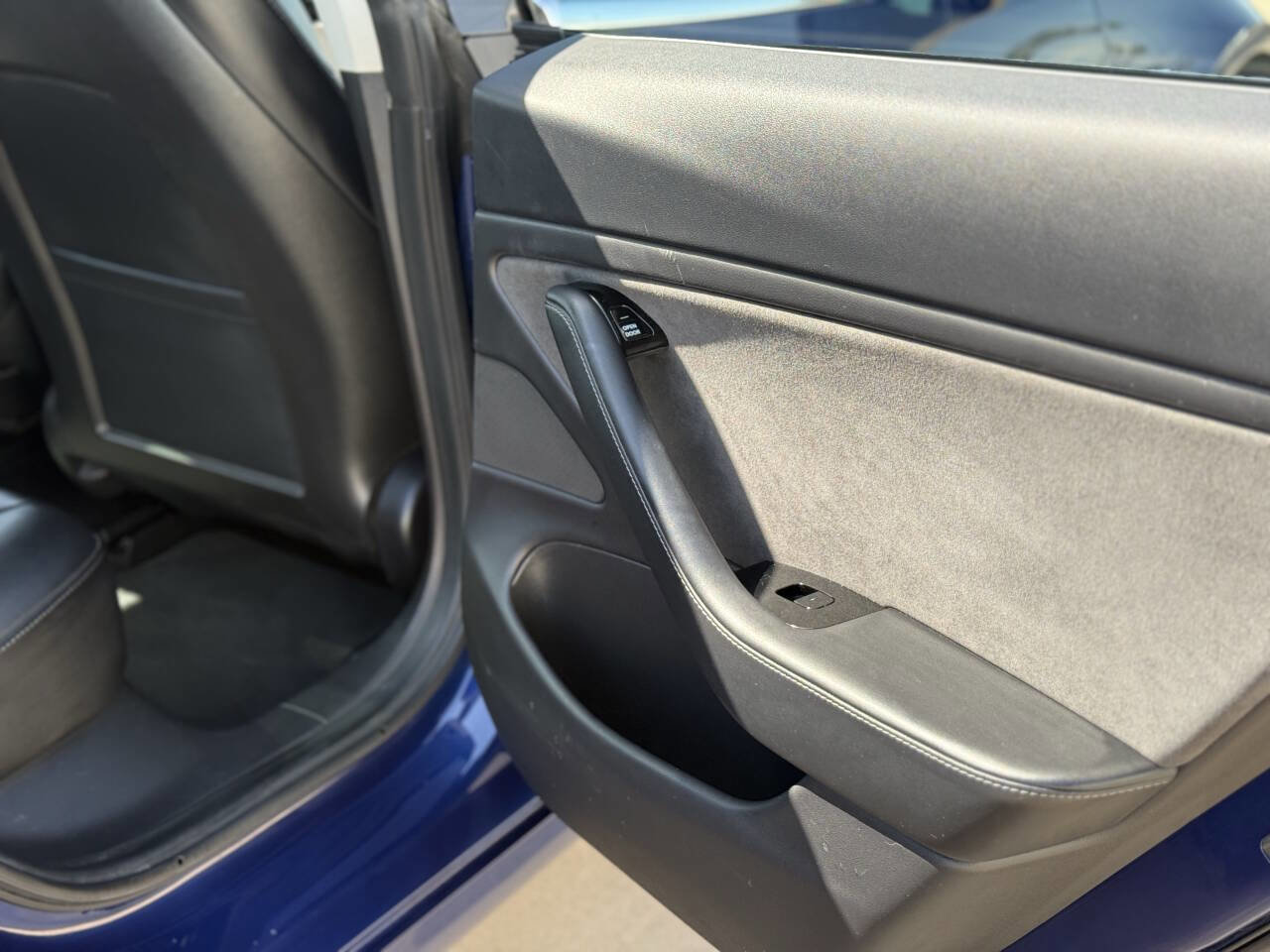 Used 2018 Tesla Model 3 Long Range RWD image 14