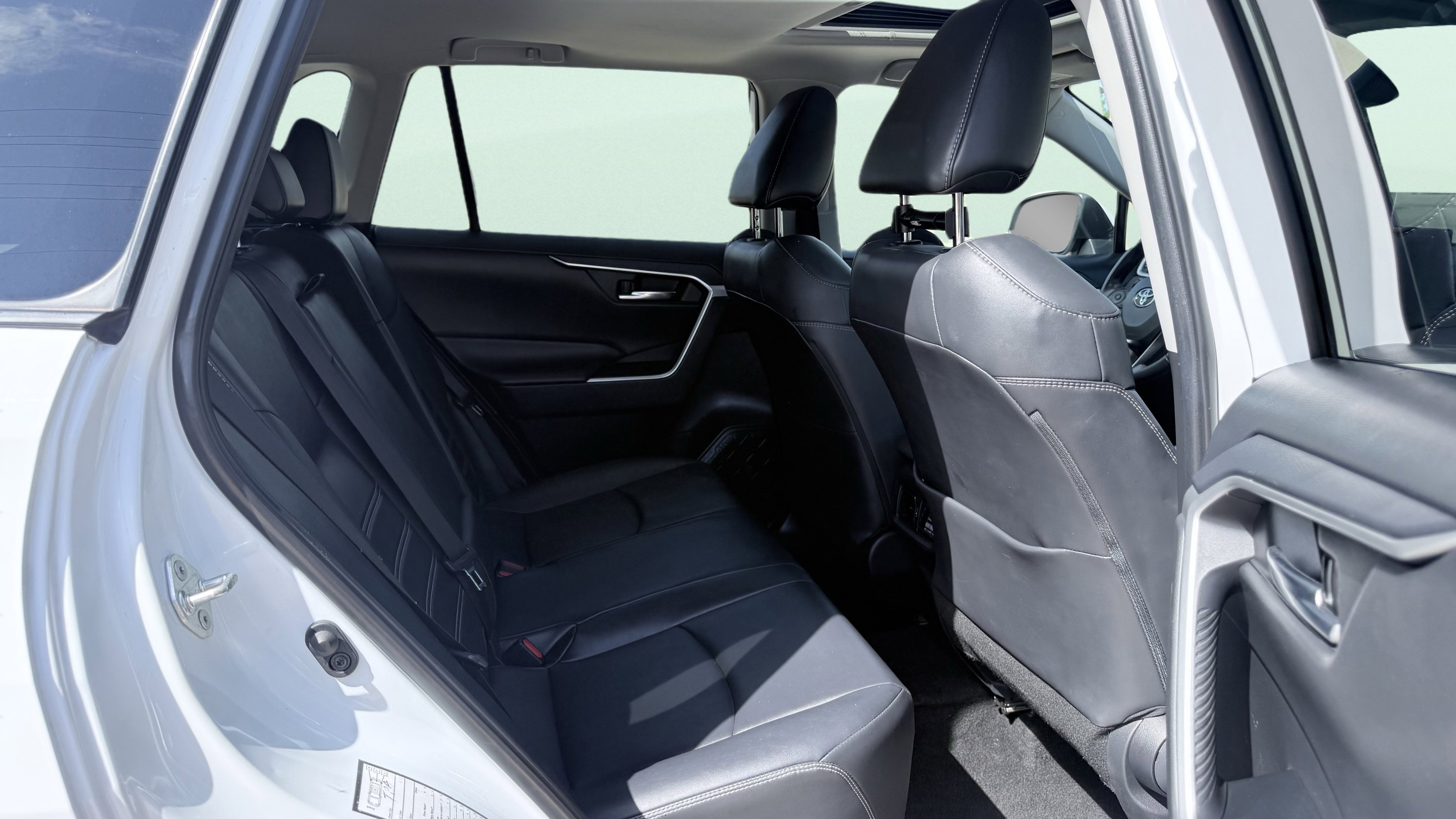 Used 2019 Toyota RAV4 XLE Premium image 42