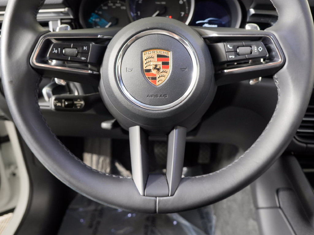 Certified 2023 Porsche Macan Turbo AWD/4WD image 25