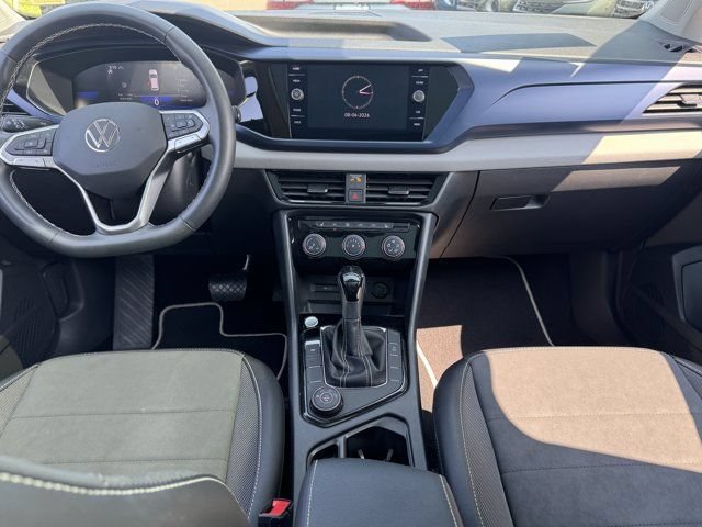 Used 2023 Volkswagen Taos SE w/ Panoramic Sunroof Package AWD/4WD image 17