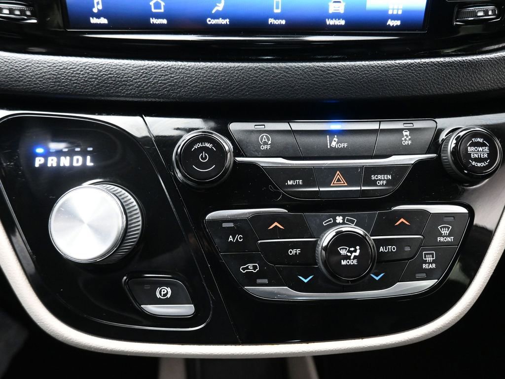 Used 2022 Chrysler Pacifica Touring-L image 19