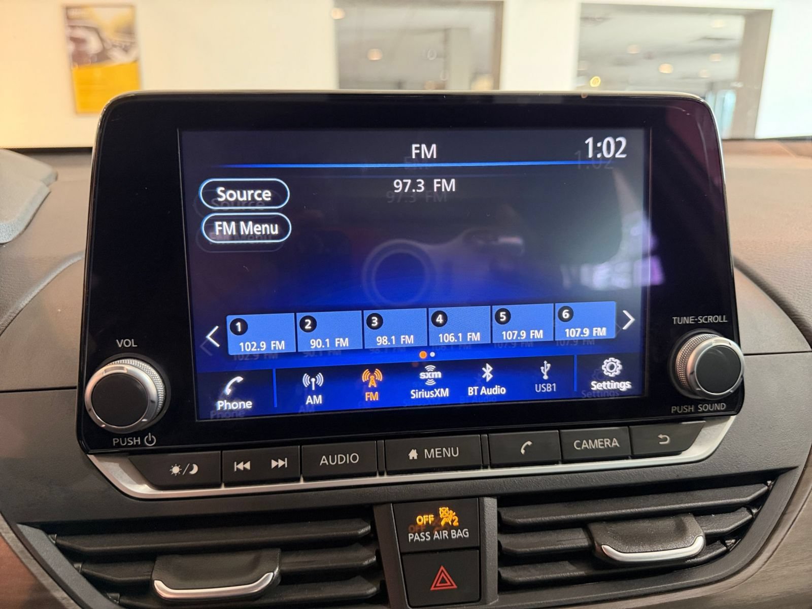 Used 2025 Nissan Altima 2.5 SV FWD image 19