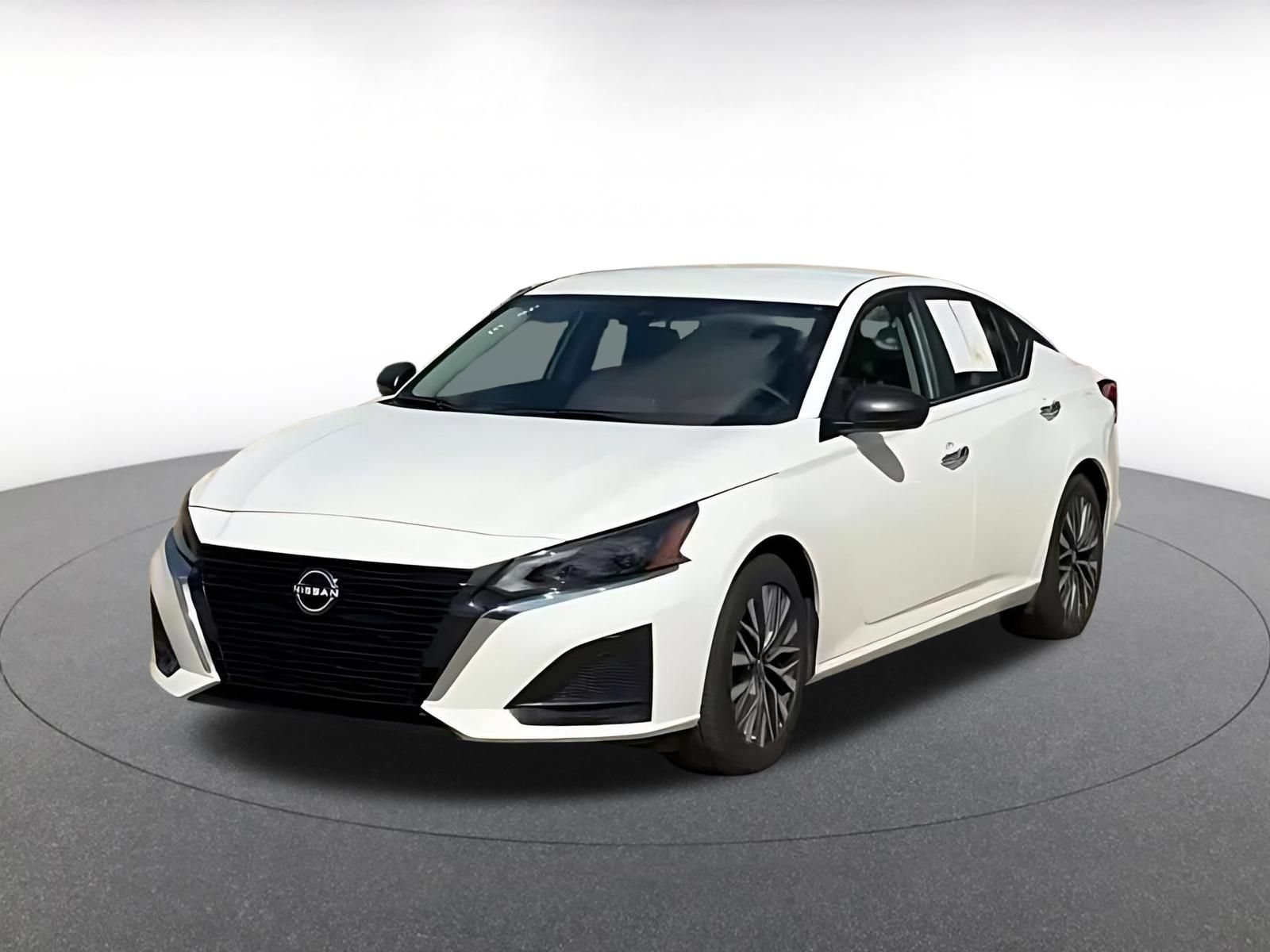 Used 2025 Nissan Altima 2.5 SV FWD image 7