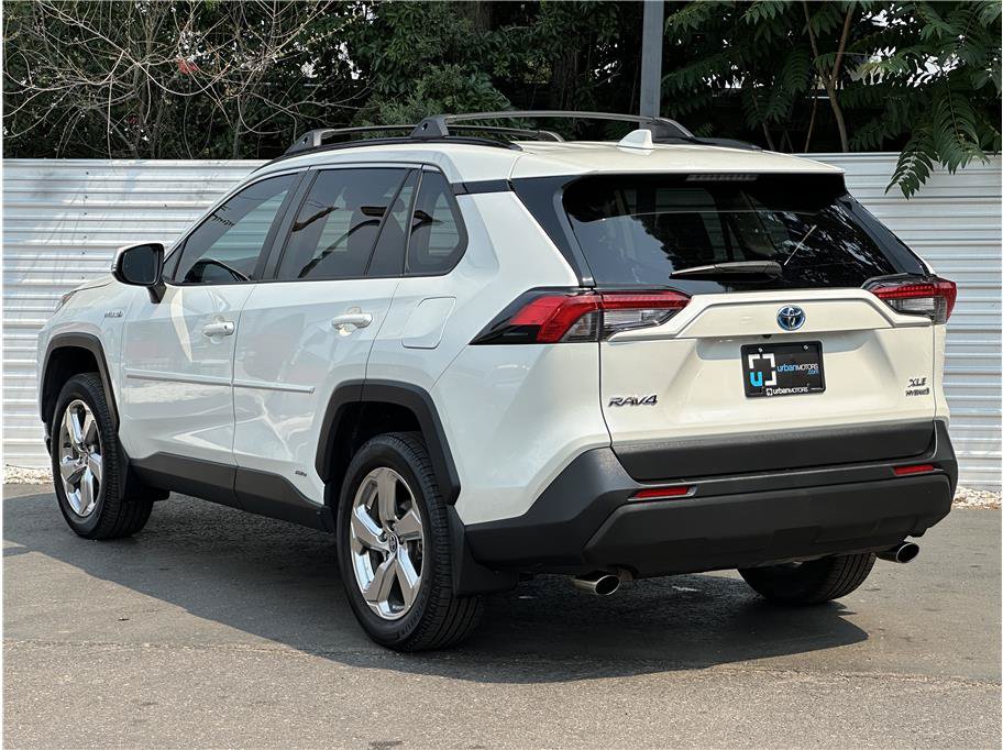 Used 2021 Toyota RAV4 XLE Premium AWD/4WD image 3