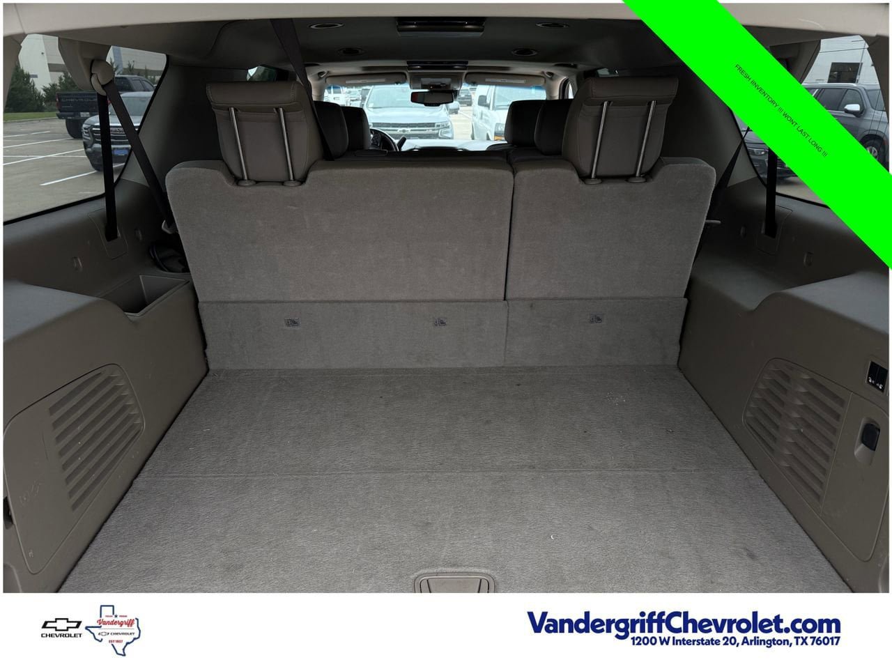 Used 2017 Chevrolet Suburban LT RWD image 25