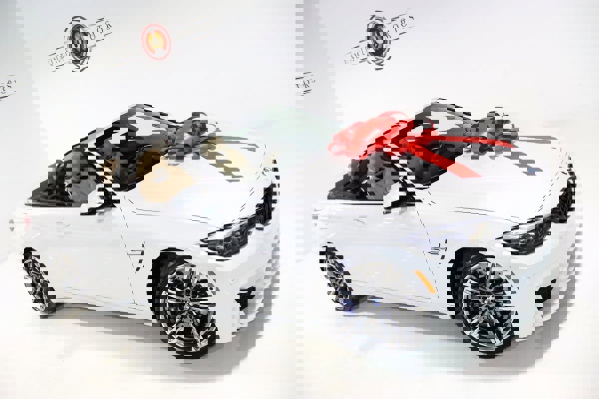 Used 2018 BMW M4 Convertible image 2