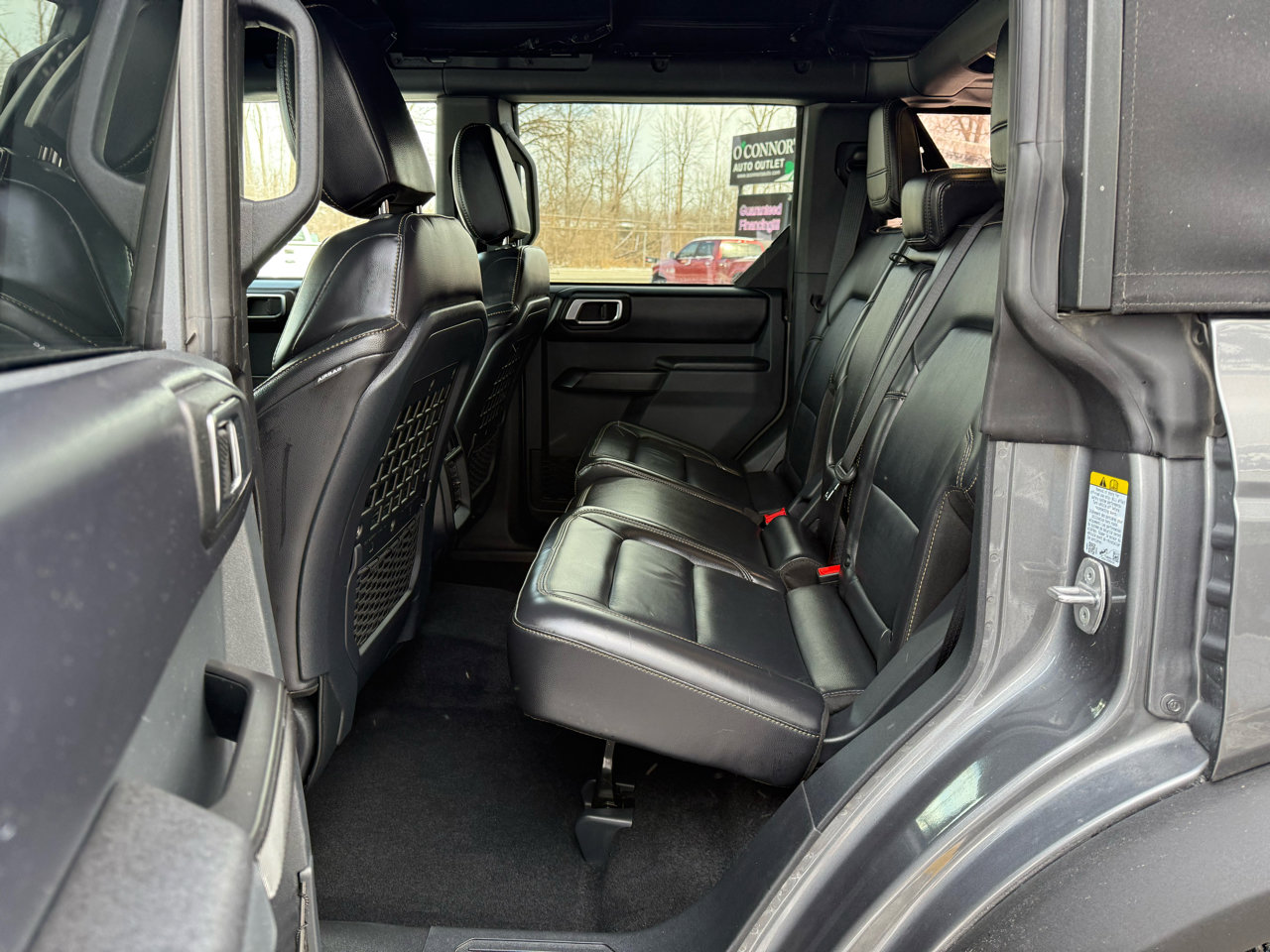 Used 2025 Ford Bronco Badlands image 14