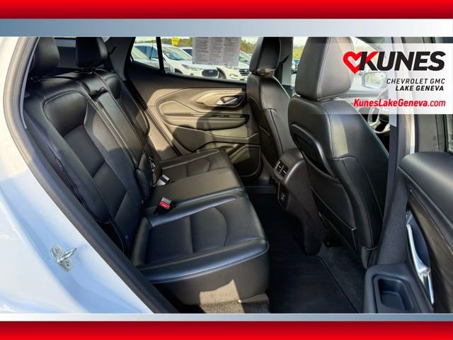 Used 2024 GMC Terrain SLT image 20