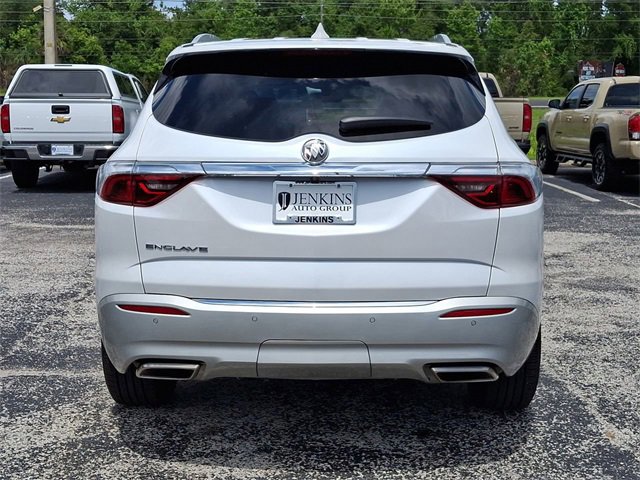 Used 2023 Buick Enclave Essence image 5