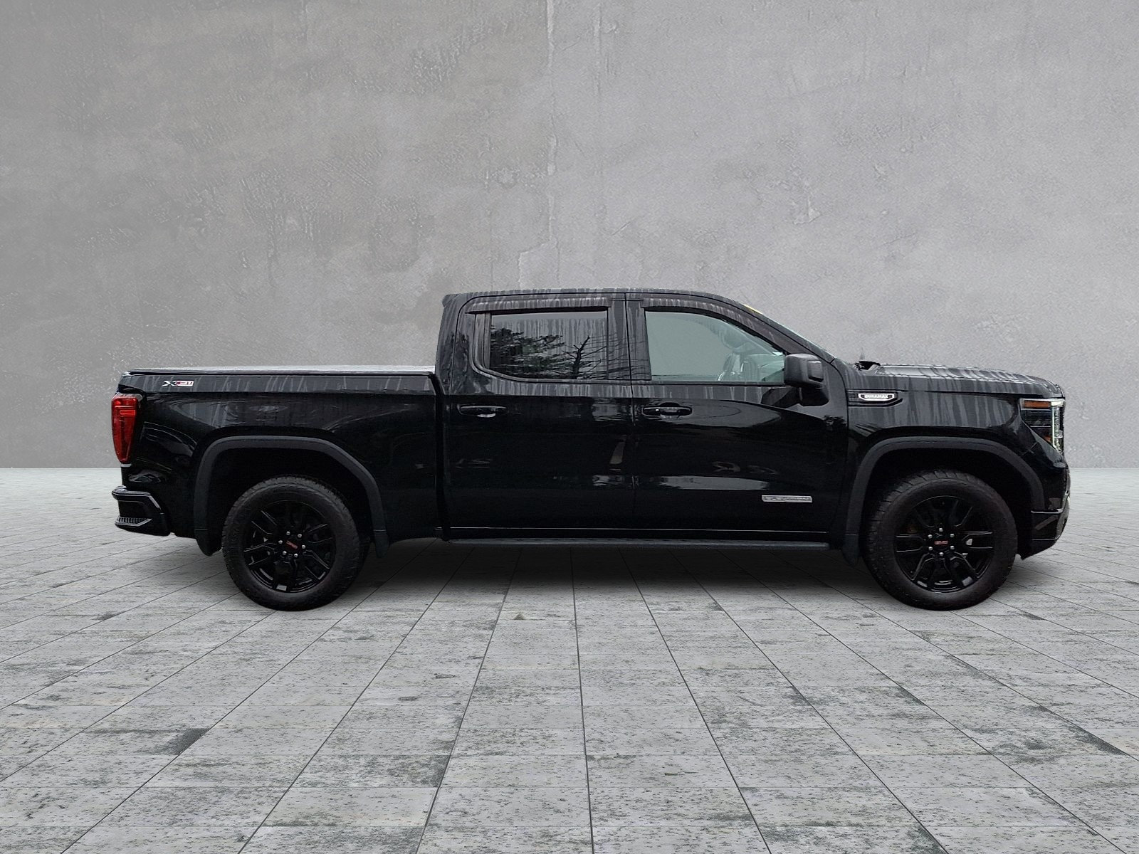 Certified 2023 GMC Sierra 1500 Elevation w/ X31 Off-Road Package AWD/4WD image 4