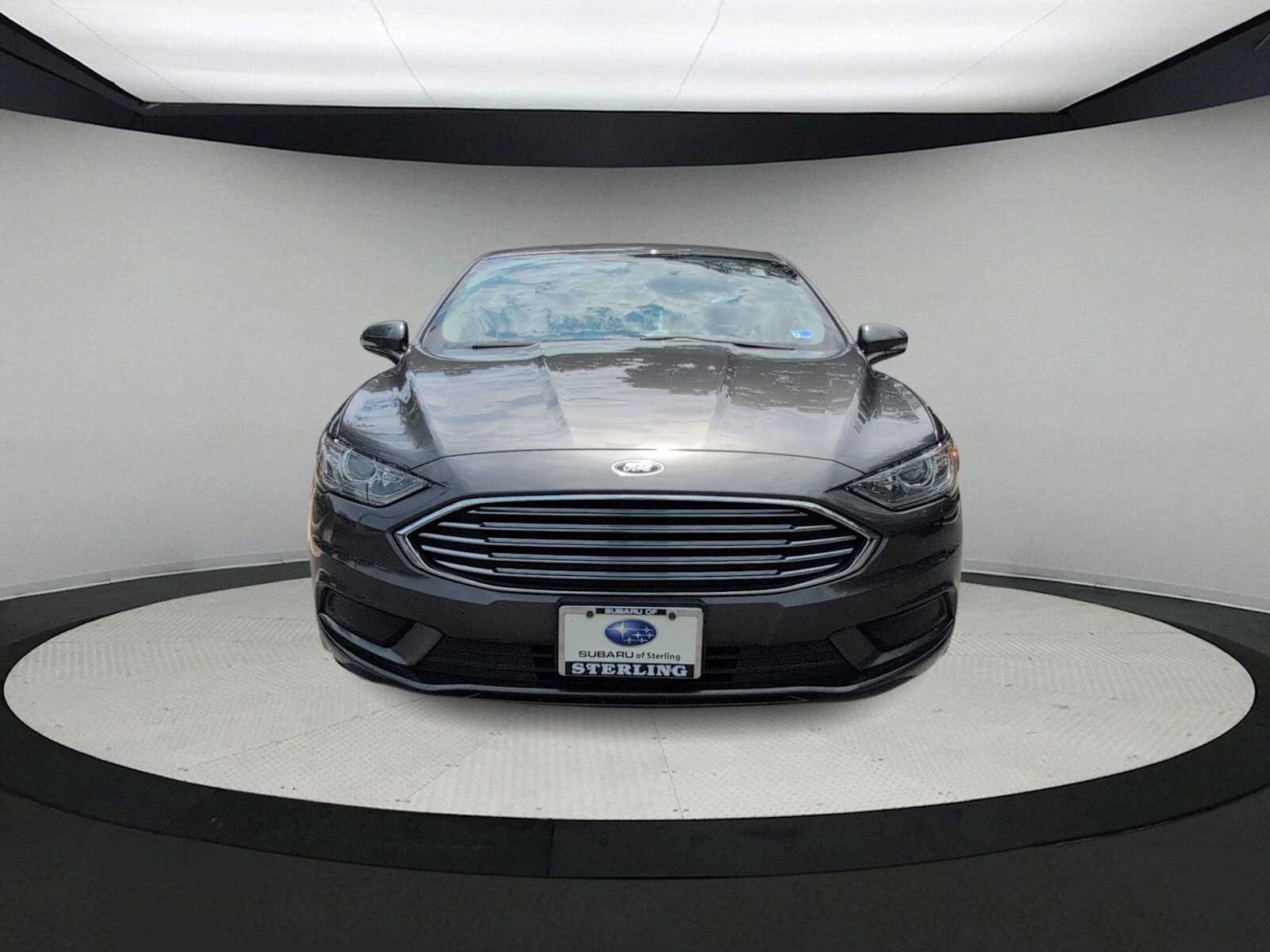 Used 2017 Ford Fusion SE FWD image 3