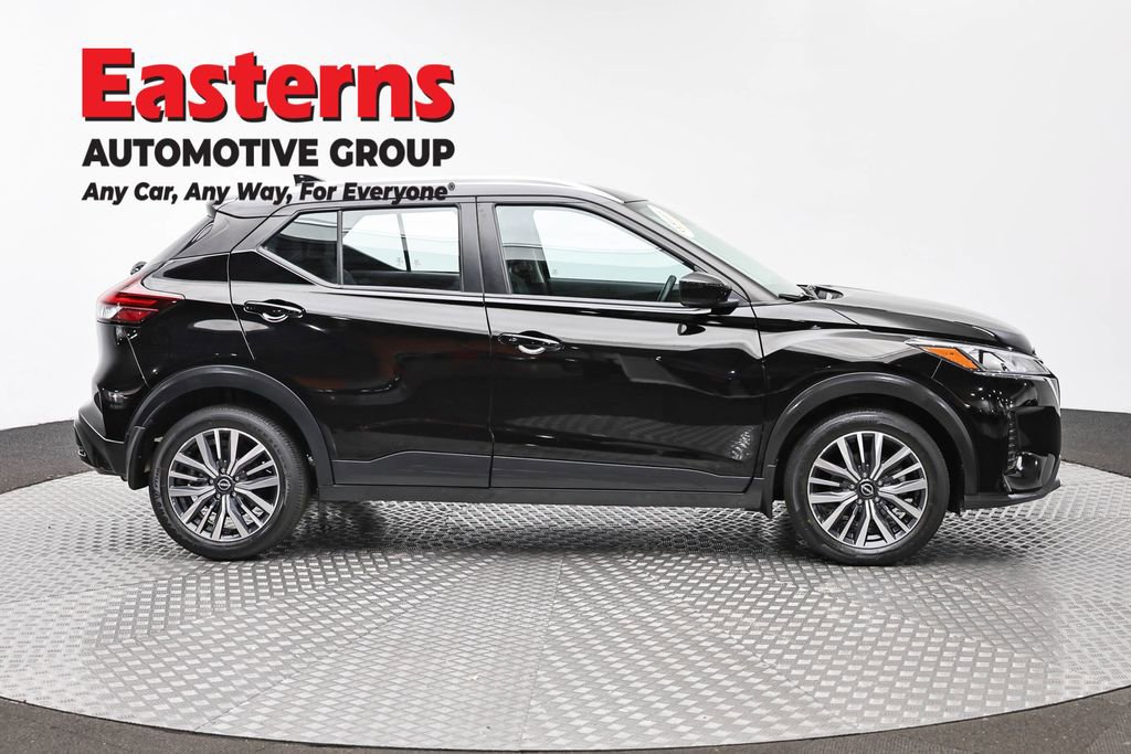 Used 2023 Nissan Kicks SV FWD image 4