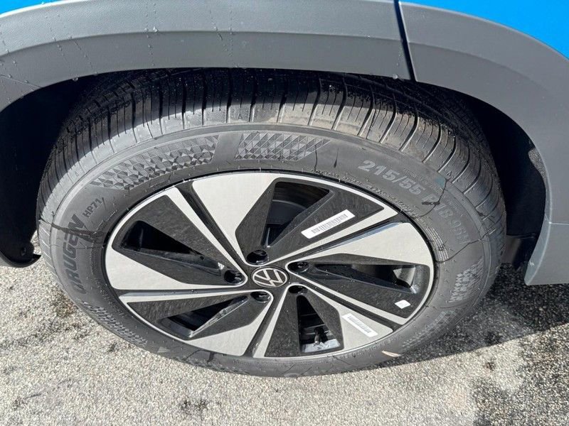 New 2026 Volkswagen Taos SE AWD/4WD image 4