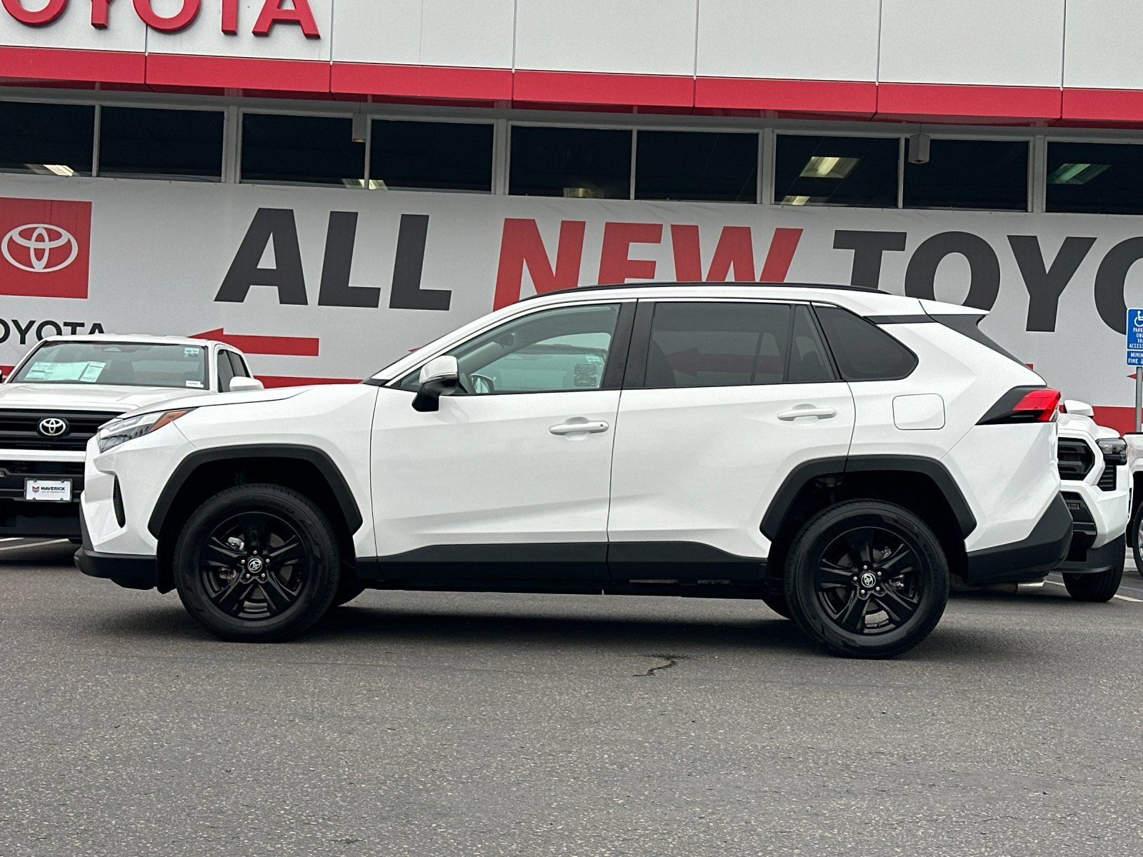 Used 2025 Toyota RAV4 XLE FWD image 2
